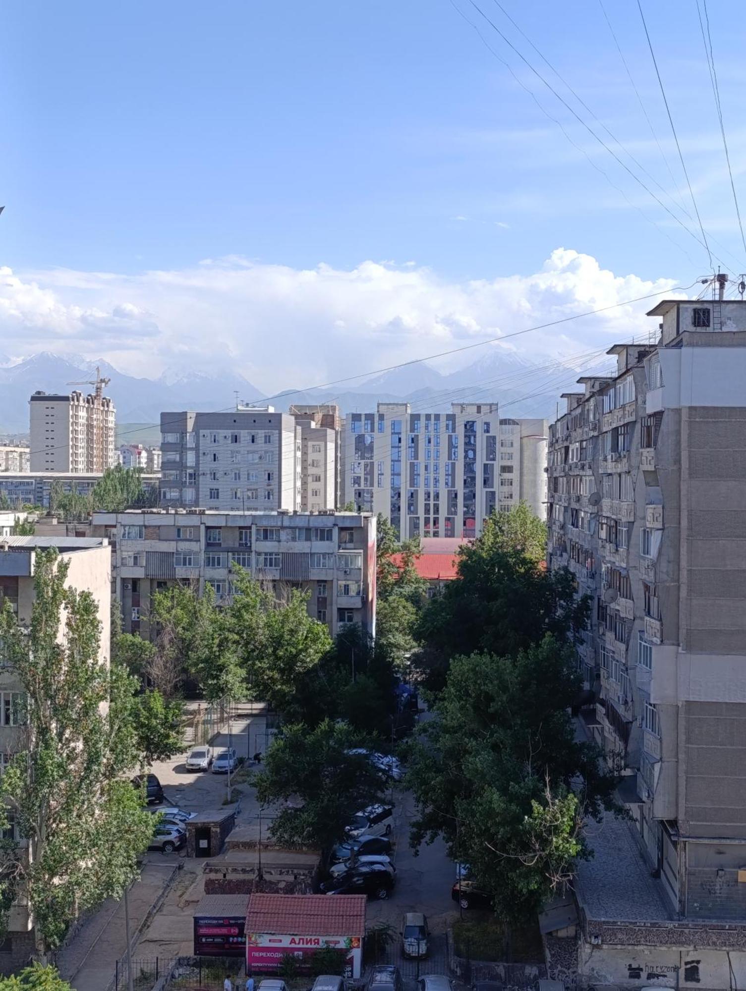 Ferienwohnung Aura On Abdrahmanova 145 Bischkek Exterior foto