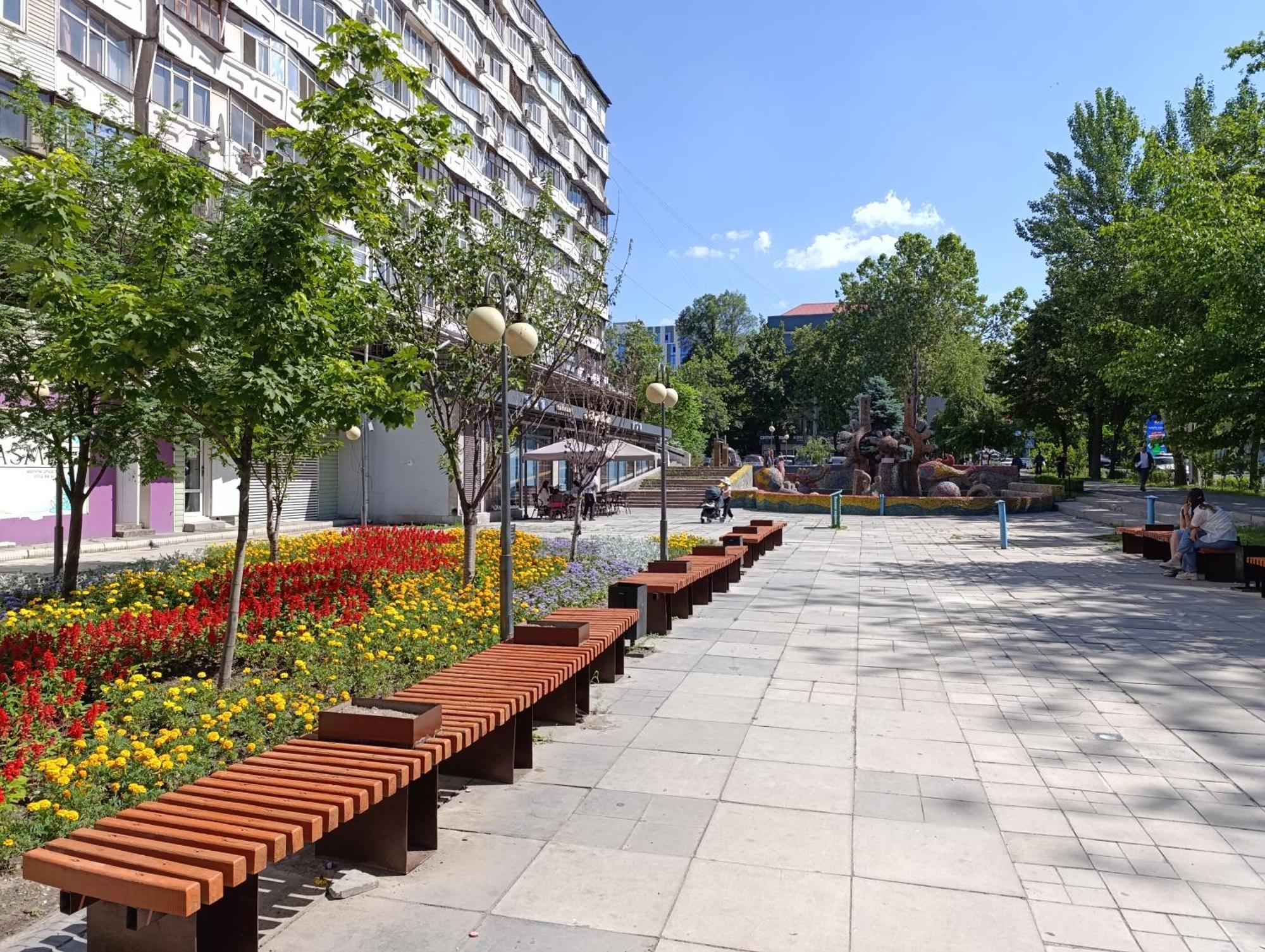 Ferienwohnung Aura On Abdrahmanova 145 Bischkek Exterior foto